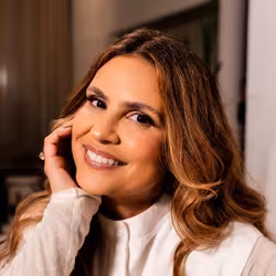 Aline Barros